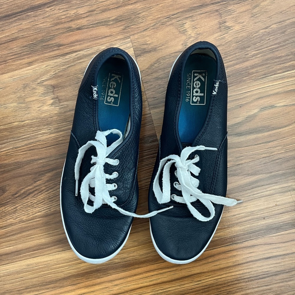 Navy leather classic keds
